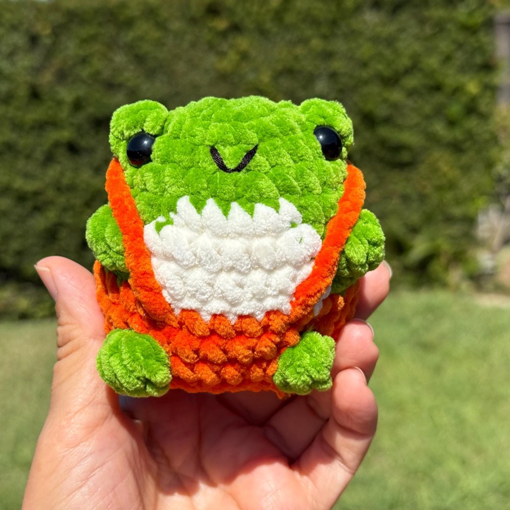 Crochet Frog in Overalls, Handmade Amigurumi Plush, Green Stuffed Animal, Small Crochet Toy